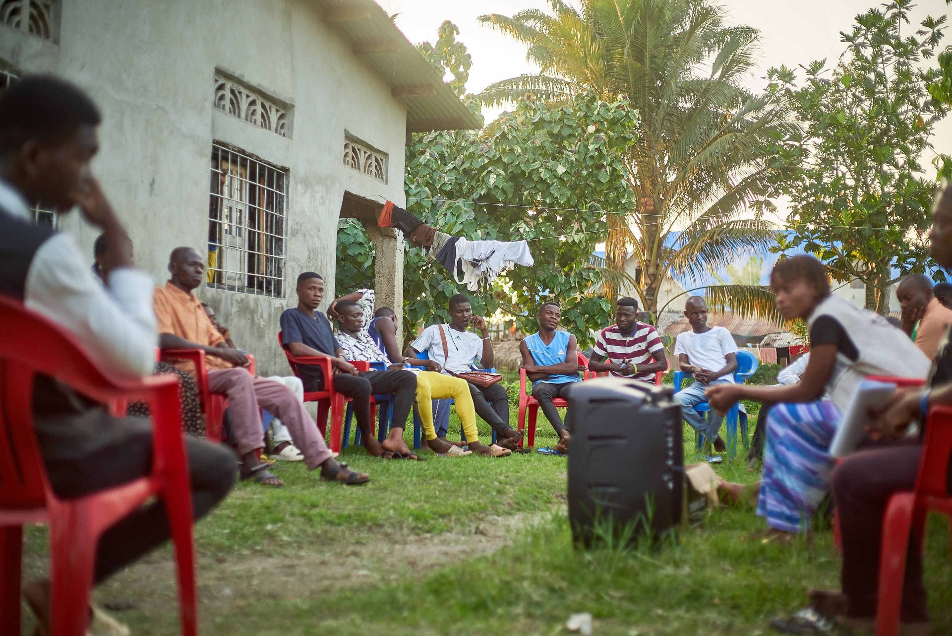 In the framework of the EBO-SURSY Project, a radio programme was launched to sensitize populations on diseases transmitted from wildlife and on security measures that can be taken to prevent transmission.